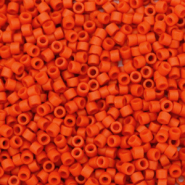 Miyuki Perlen delica's 11/0 Opaque semi frosted dyed cinnabar red DB-795