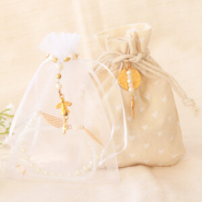 Schmucksets Inspiration zum Verpacken von Kommuniongeschenken 
