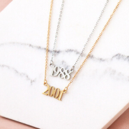 Schmucksets Entwerfen Sie personalisierten trendigen Schmuck mit Jahreszahlen