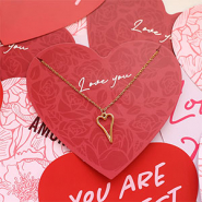 Schmucksets Ideen für den Valentinstag mit Schmuckkarten und Herzanhängern