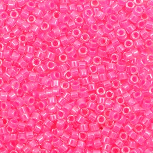 Miyuki Perlen delica's 11/0 Luminous wild strawberry pink DB-2035
