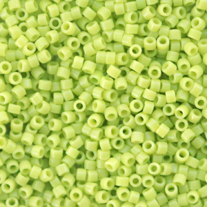 Miyuki Perlen delica's 11/0 Opaque chartreuse green DB-733