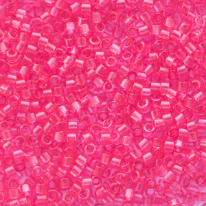Miyuki Perlen delica's 11/0 Transparent dyed bubble gum pink DB-1308