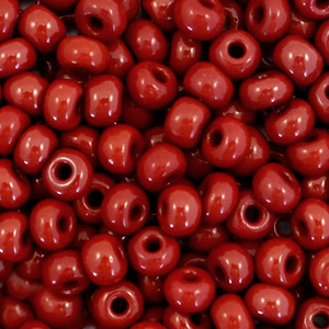 Preciosa Rocailles 6/0-93300 Natural opaque-port royale red