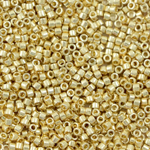 Miyuki Perlen delica's 11/0 Duracoat galvanized pale gold DB-2501