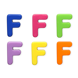 Buchstaben Perlen aus Acryl F Multicolour