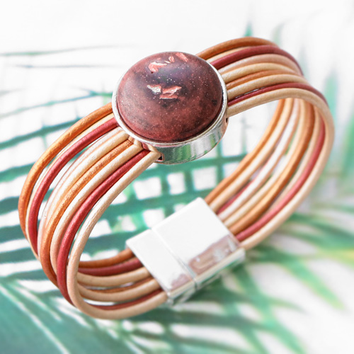 Designer Quality Leder Armband mit nat&uuml;rlichen und zarten T&ouml;nen!