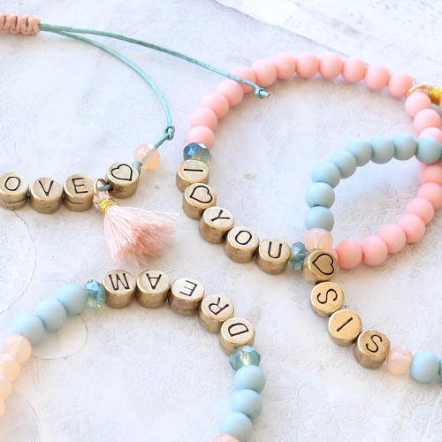 Macram&eacute; Armb&auml;nder mit Buchstabenperlen aus DQ Metall!