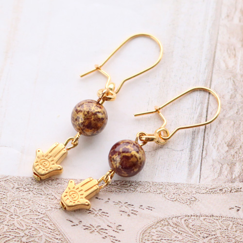 Subtiler Schmuck mit neuen Jade Naturstein Perlen und goldenen Details!