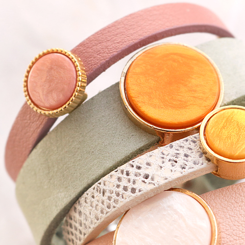 Inspiration mit Cuoio-Armb&auml;ndern, Schl&uuml;sselanh&auml;nger und Polaris Elements Cabochons