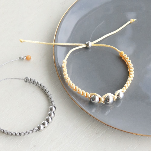 Ohrringe und Armb&auml;nder mit Stainless Steel Zubeh&ouml;r und den sch&ouml;nsten Perlen