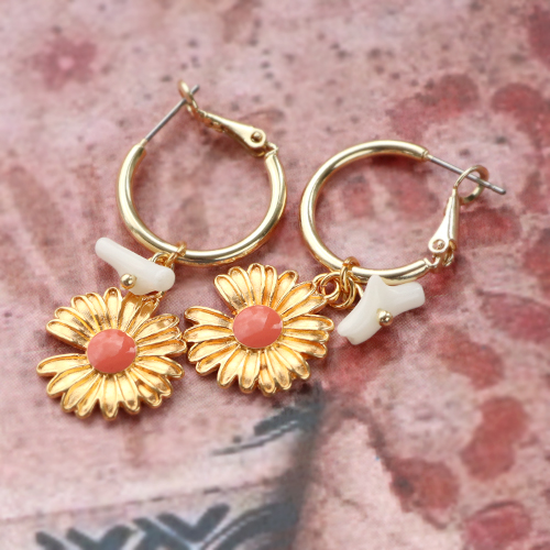Kreieren Sie Sommerschmuck mit DQ-Metall-Blumenanh&auml;ngern und Zwischenst&uuml;cken 