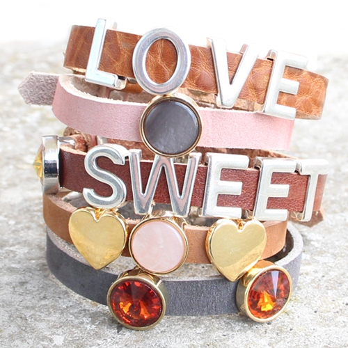 Trendy Cuoio und Love Crystal Armb&auml;nder kombiniert mit Metall Buchstaben Schieber!