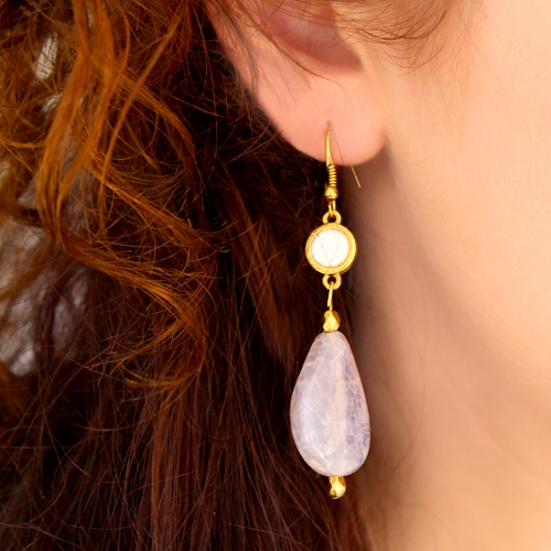 Prachtvoller Schmuck mit Halb Edelsteinen f&uuml;r einen nat&uuml;rlichen Look