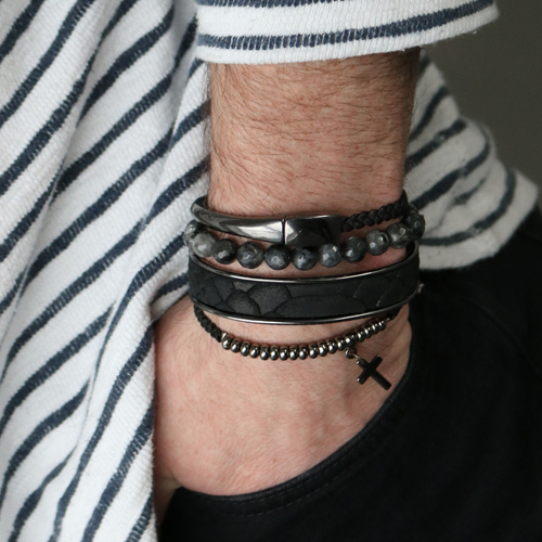 Mach super Winter Schmuck f&uuml;r M&auml;nner mit u.a. Naturstein Perlen, DQ Metall und Leder.