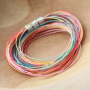 Farbenfroher Schmuck mit gef&auml;rbtem Perlen, DQ Metall und neuem Nylon S-Lon Draht