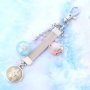 Armb&auml;nder und Schl&uuml;sselanh&auml;nger mit Anh&auml;nger und Cabochons und echten Blumen und Muscheln