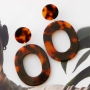 Machen Sie prachtvolle Ohrringe mit unseren trendy Resin Anh&auml;nger!
