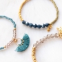 Feine Armb&auml;nder aus Facett Perlen mit neuen Schmuckkarten im winterlichen und festlichen Stil.