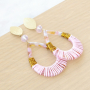Moderne Statement Ohrringe mit Resin Anh&auml;ngern