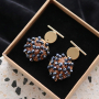 Festliche Ohrringe mit Ornamenten und Pompom Anh&auml;ngern!