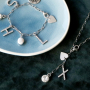 Inspiration mit die neue Metall Initial Anh&auml;nger mit Strass + Schmuck Karten