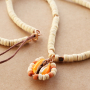 Mit Kauri Muscheln k&ouml;nnen Sie selbst trendigen Sommerschmuck herstellen
