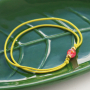 Ben&ouml;tigen Sie Inspiration? So machen Sie ganz einfach trendige Armb&auml;nder aus farbigem Elastik: