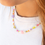 Lassen Sie sich von diesen farbenfrohen Accessoires inspirieren und gestalten Sie sommerlichen Trendschmuck