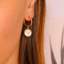 Designen Sie personalisierten Schmuck mit edelstahlgefassten Perlmuttanh&auml;ngern