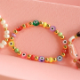 Neue Ideen! Armb&auml;ndchen aus Perlen mit einem fr&ouml;hlichen Twist. 