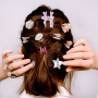 Einzigartige Sommerlooks mit unseren Haarspangen und Klammern