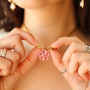 Satementschmuck mit Schmuckdesigns mit griechischen DQ-Keramikperlen in Bl&uuml;tenform 