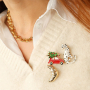Mix & Match: Festlook mit Pins und Broschen