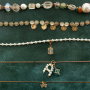 Mix & Match Acrylperlen mit goldenen Akzenten