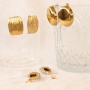 Arm- und Ohrschmuck stylisch kombinieren