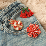 Mix & Match: Perlenbroschen in festlichen Designs