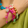 Inspiration mit Perlmuttperlen und elastischem Schmuckband 