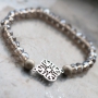 Mit unseren faszinierenden Opaque Glasperlen machen Sie herrliche Schmuck Designs!