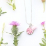 Cabochons mit getrockneten Blumen machen Ihren Schmuck fr&ouml;hlich und Sie nat&uuml;rlich auch!