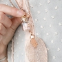 Musthave Schmuck und Accessoires mit Flaschen, Perlen, Blatt Anh&auml;ngern, Portemonnaies und Schl&uuml;sselanh&auml;ngern!