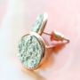 H&uuml;bscher Schmuck mit neuen Fassungen und neuen Cabochons von Polaris Elements und DQ Leder