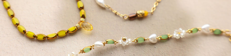 Trendsetter! Ovale Glasperlen mit goldfarbenem Rand